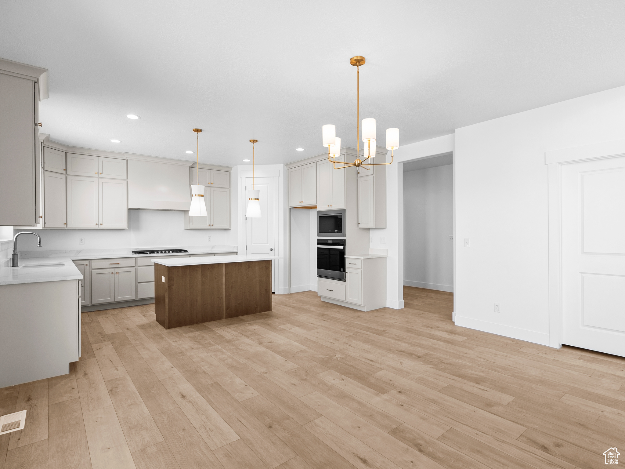 MOONLIGHT VILLAGE - Residential