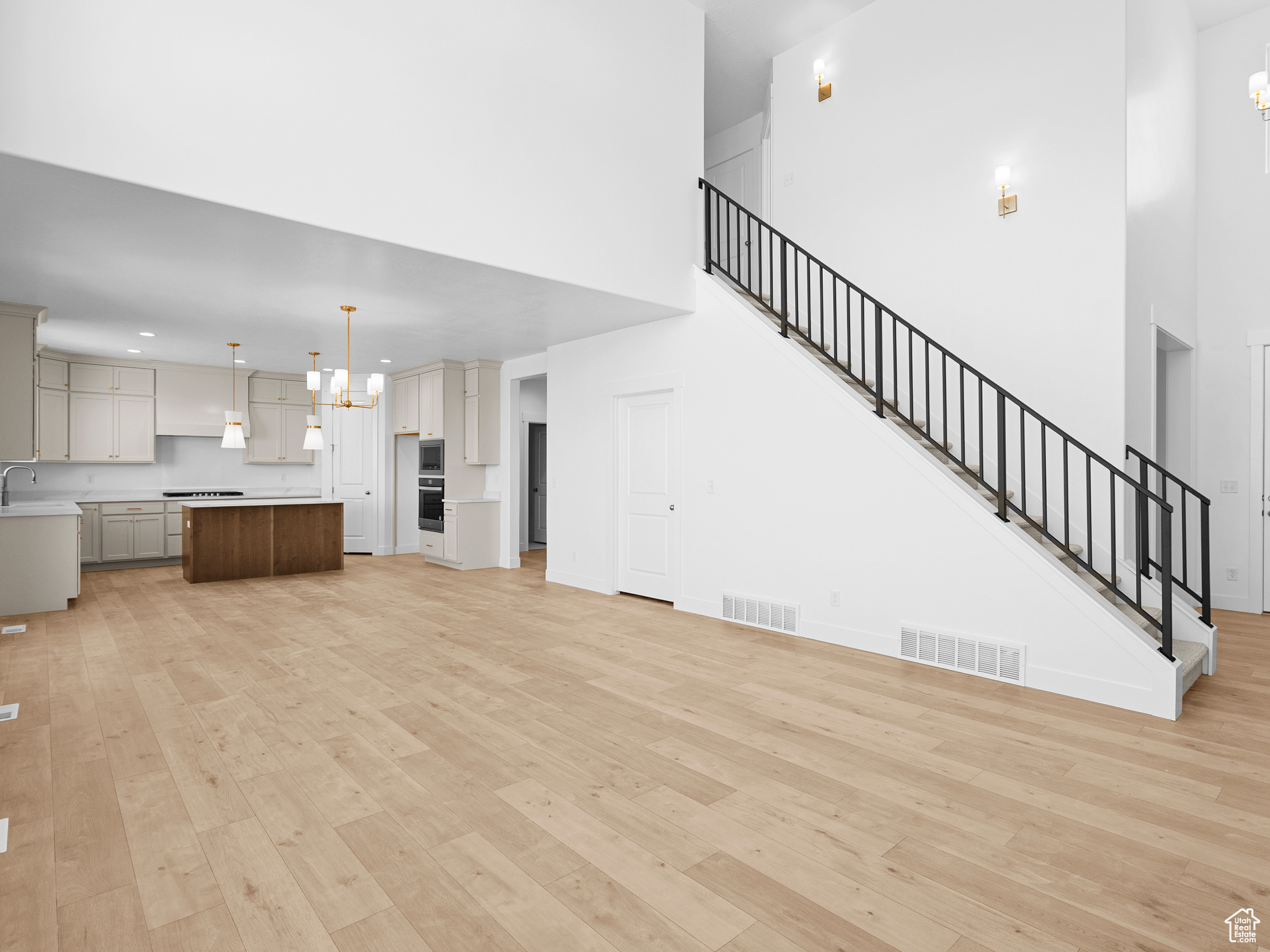 MOONLIGHT VILLAGE - Residential