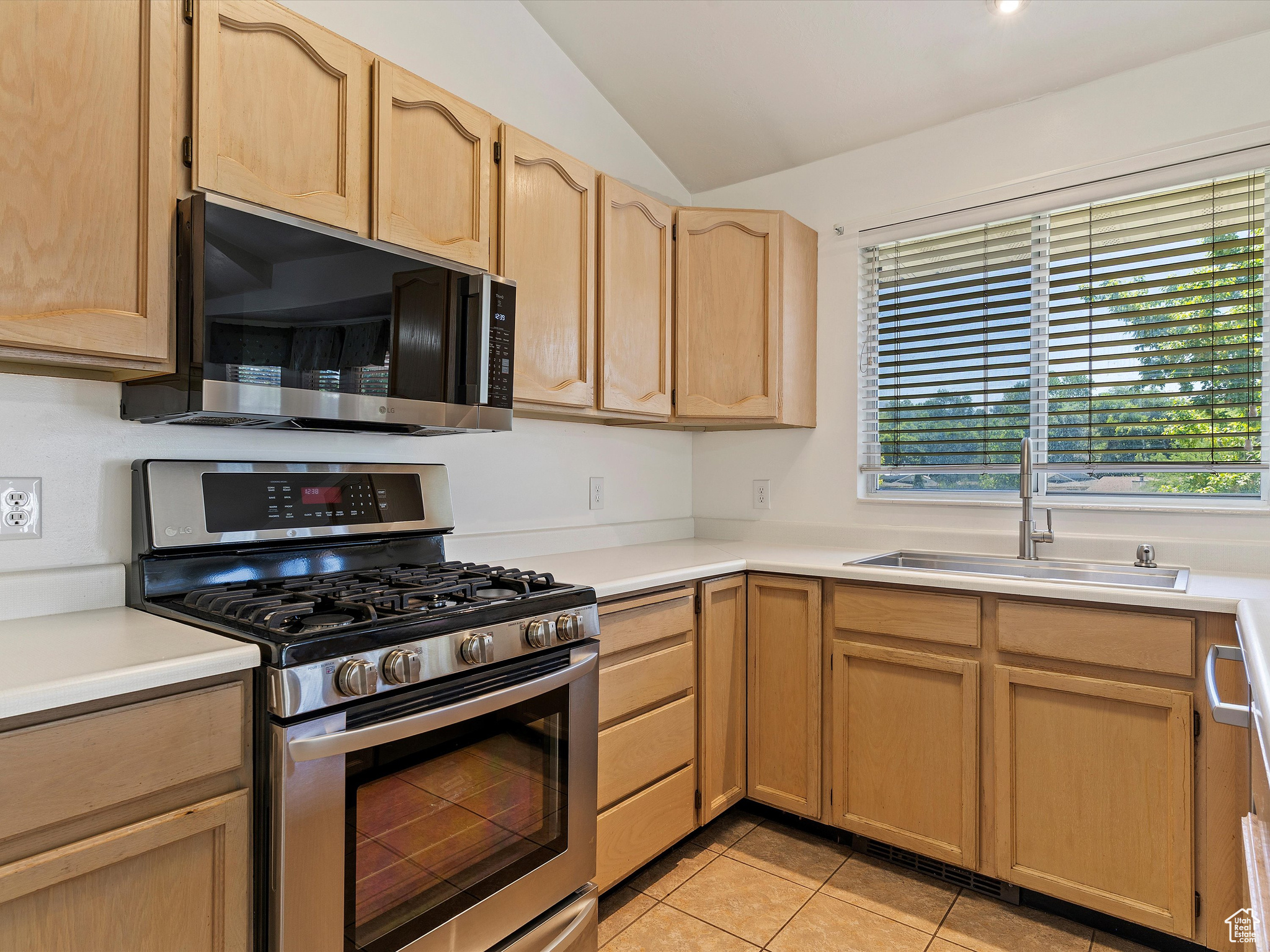 SUNNYSIDE MANOR SUB - Residential