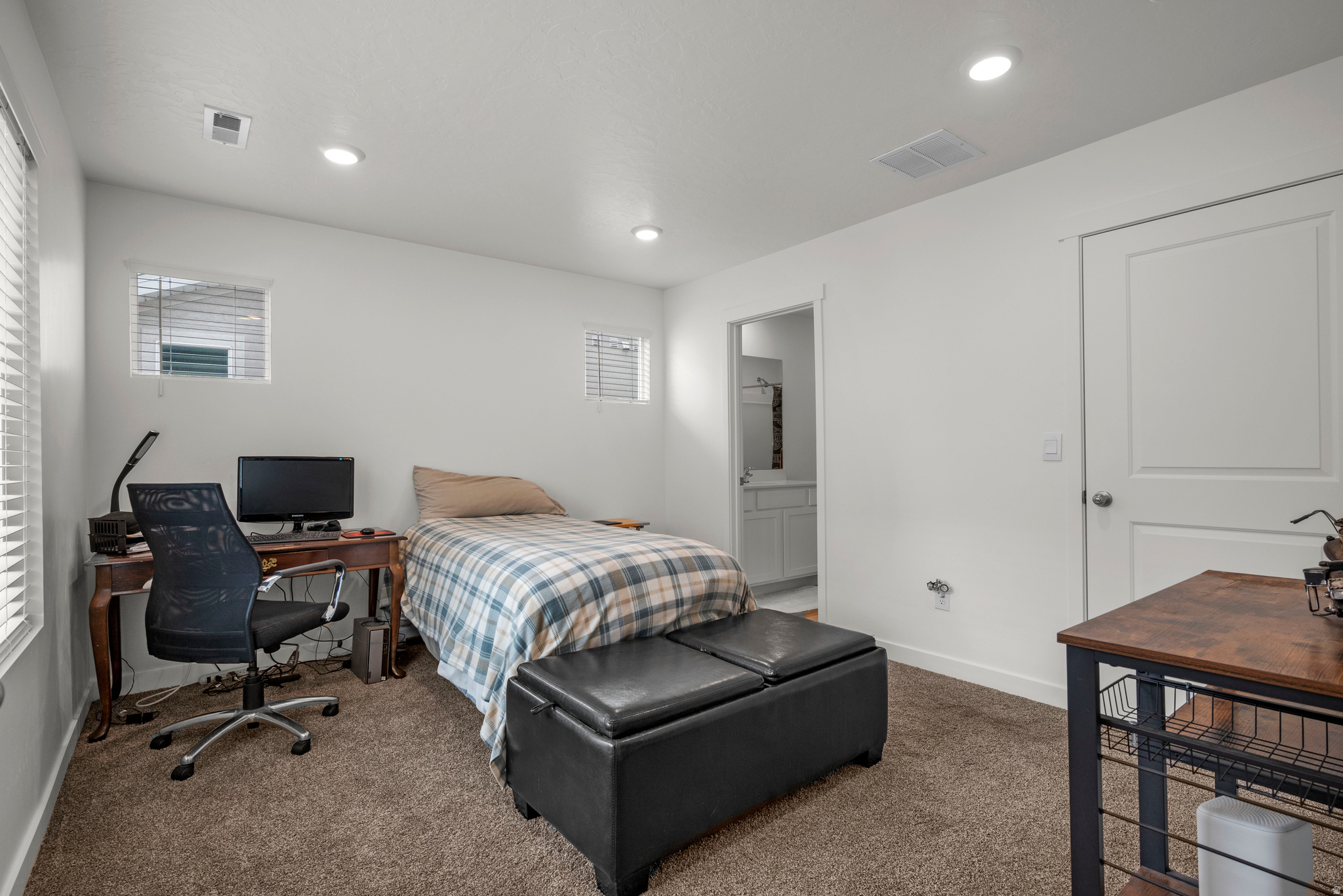 LITTLE VALLEY GATEWA - Residential