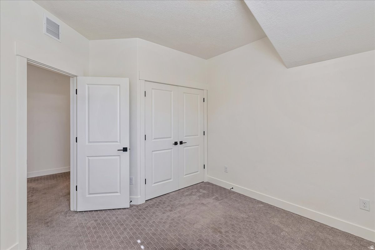 FOX DEN - Residential