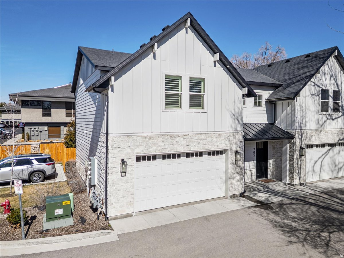 FOX DEN - Residential