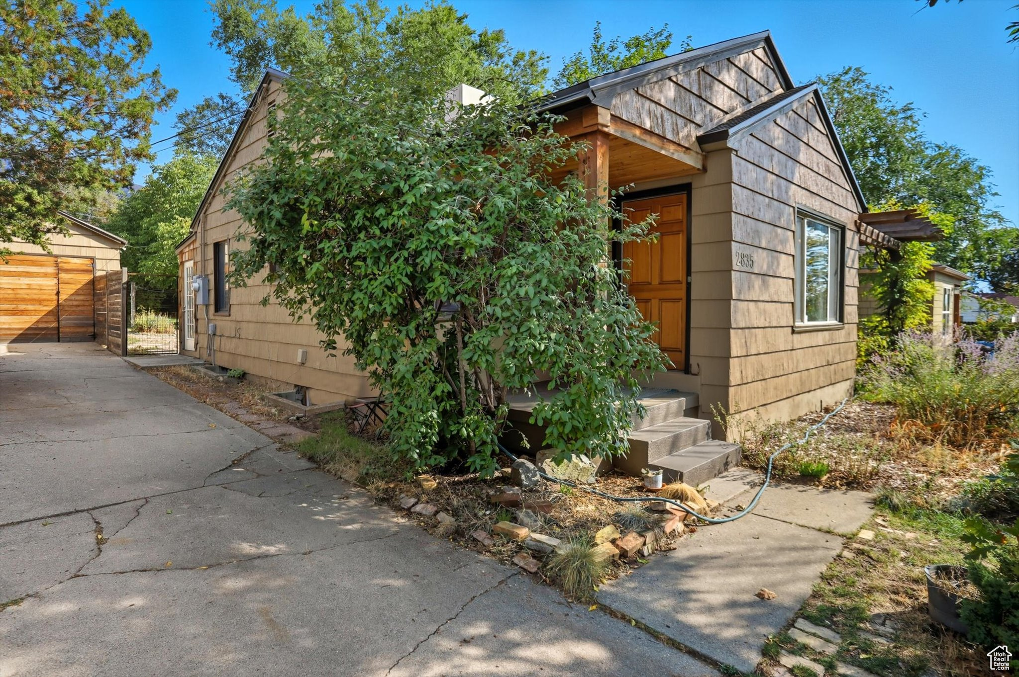 LAKEVIEW HEIGHTS - Residential