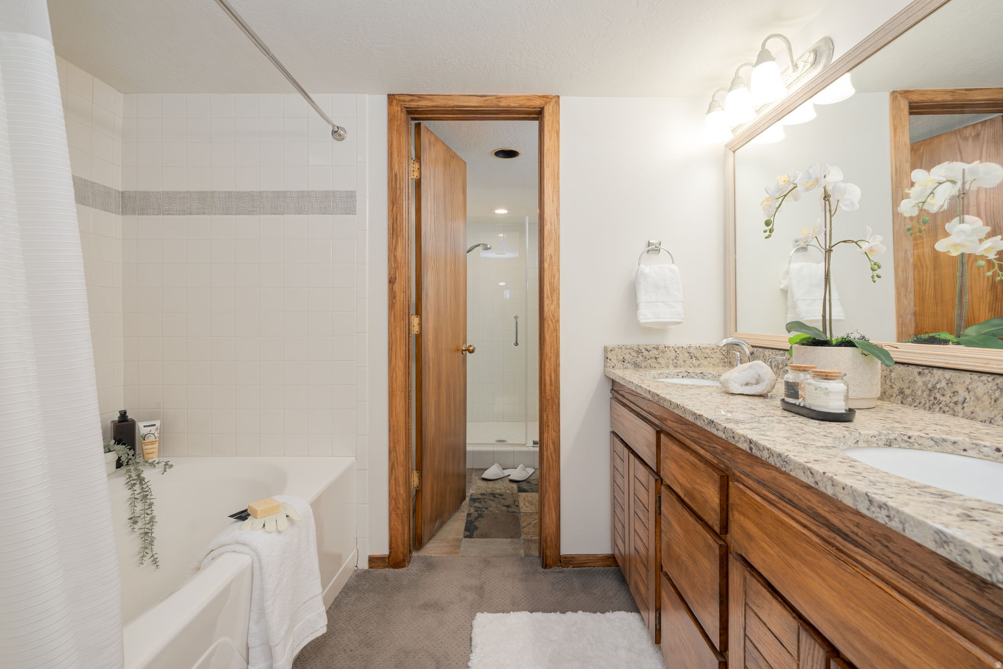 QUEEN ESTHER VILLAGE - Residential