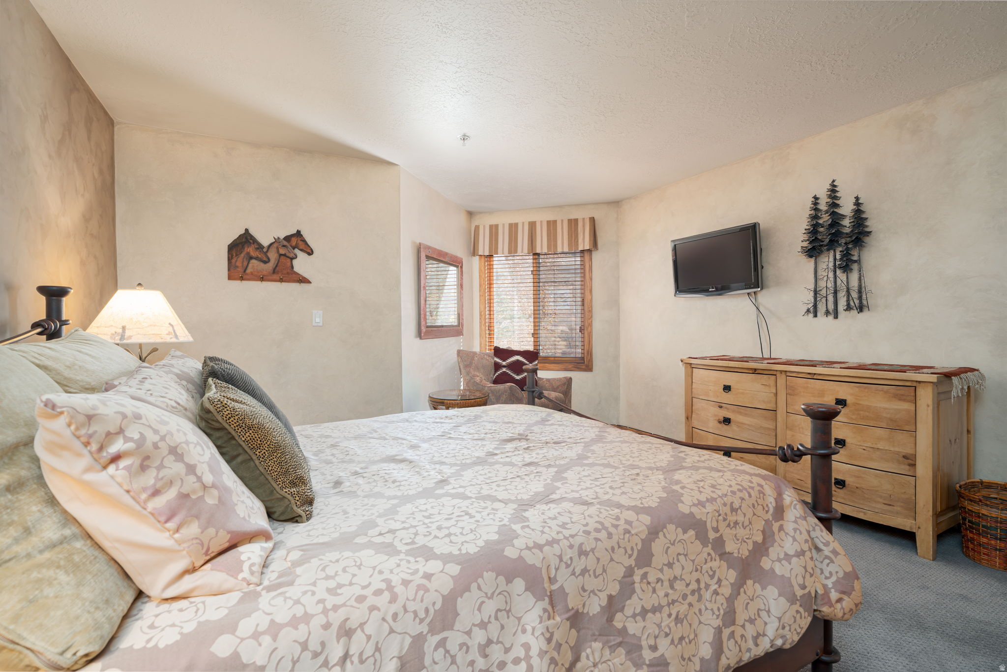 QUEEN ESTHER VILLAGE - Residential