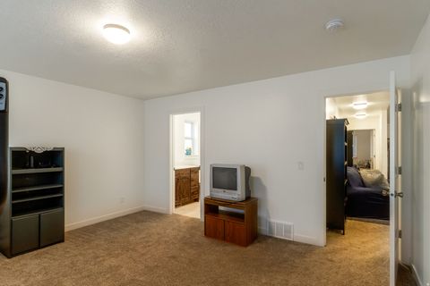 Tiny photo for 785 E 1975 N, North Ogden, UT 84414 (MLS # 2122615)