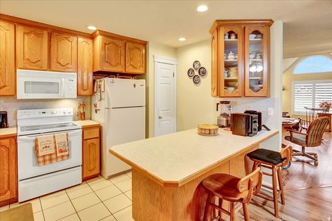 Tiny photo for 1069 E 5600 S, South Ogden, UT 84405 (MLS # 2124033)