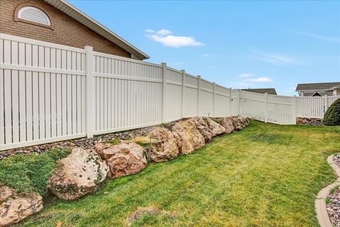 Tiny photo for 1069 E 5600 S, South Ogden, UT 84405 (MLS # 2124033)