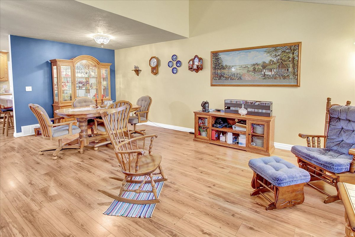 CHIMNEY HILL RIDGE - Residential