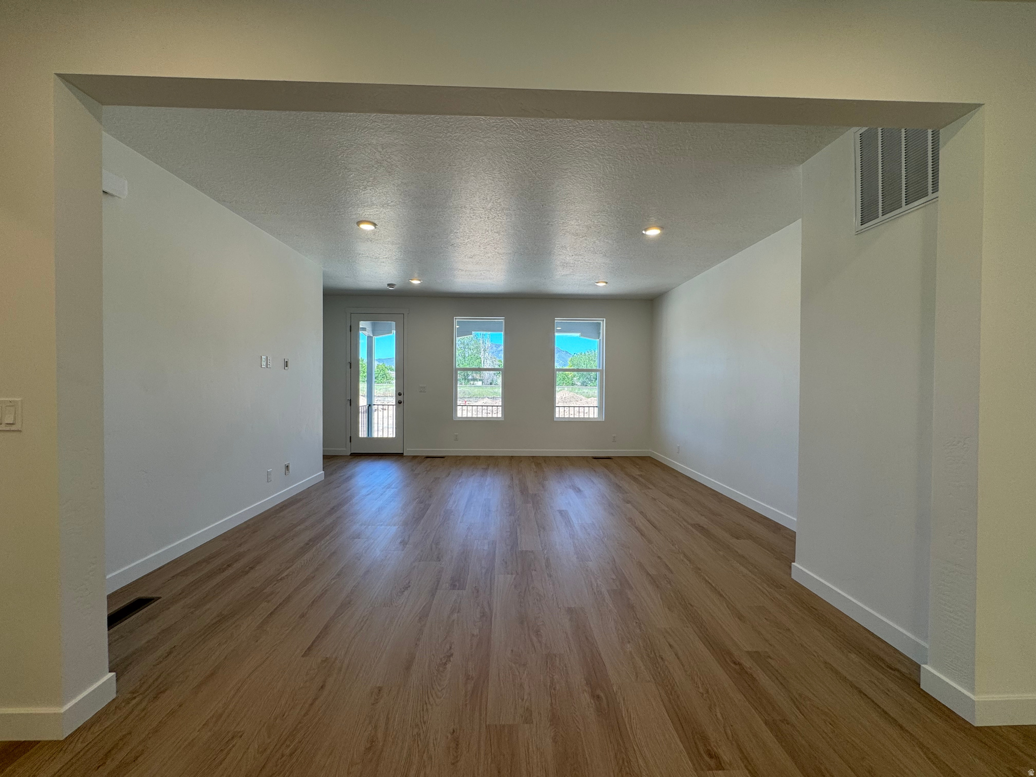 TRAILSIDE - Residential