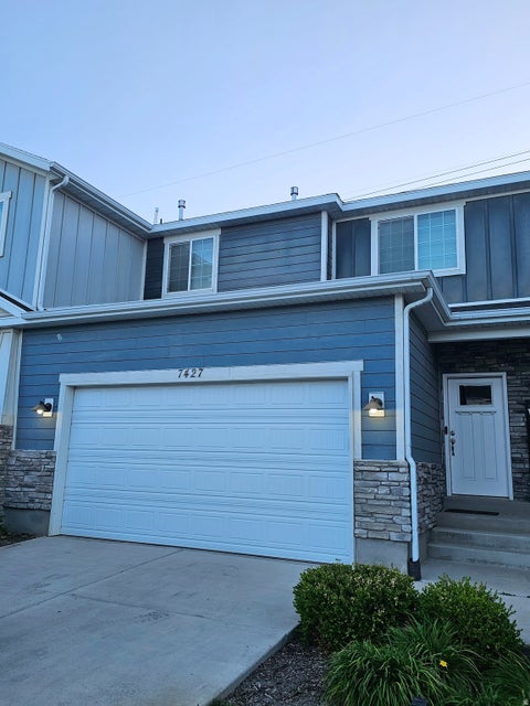 Townhouse For Sale - 7427 N Cottage Ln<br/> Eagle Mountain, UT 84005