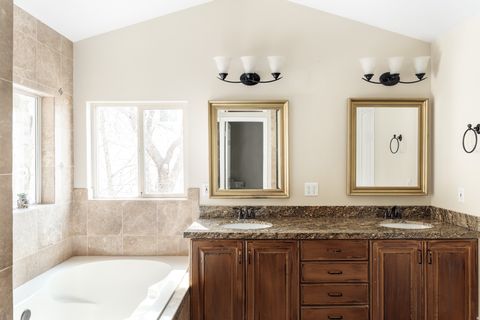 Tiny photo for 3551 S HUNTINGTON DR, Bountiful, UT 84010 (MLS # 2147669)