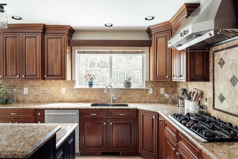 Tiny photo for 3551 S HUNTINGTON DR, Bountiful, UT 84010 (MLS # 2147669)