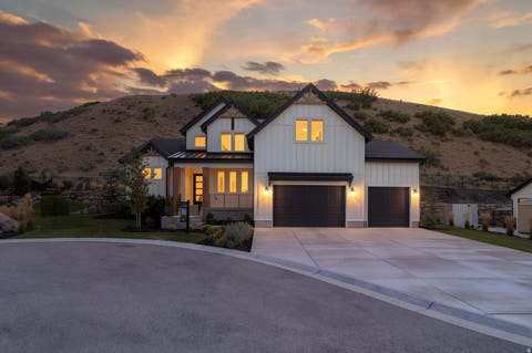 Photo of 4839 STEP ROCK LN, Herriman, UT 84096 (MLS # 2180014)