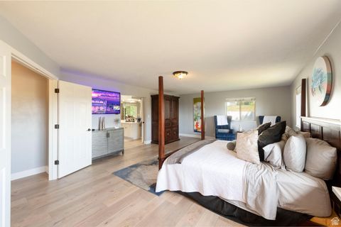 Tiny photo for 861 E MILLBROOK WAY, Bountiful, UT 84010 (MLS # 2095183)