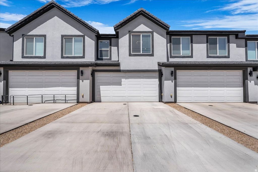 Photo of 3227 E ELKHORN LN, Washington, UT 84780 (MLS # 2156619)