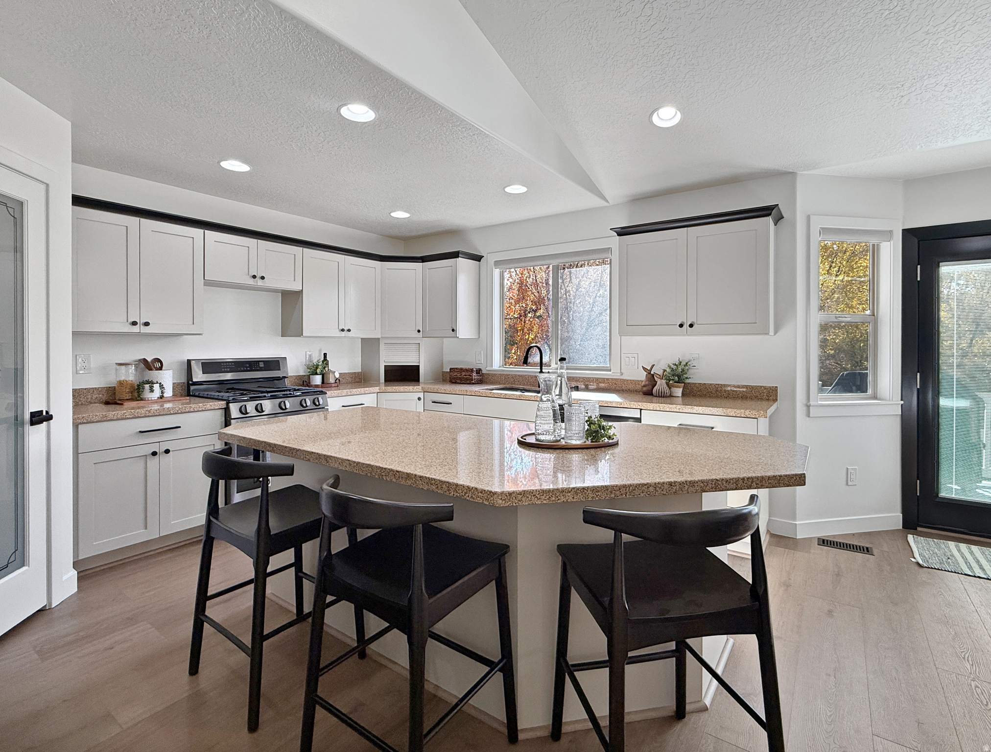 FOX CHASE - Residential