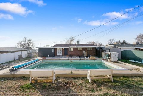 Tiny photo for 463 N 200 W, Clearfield, UT 84015 (MLS # 2130718)