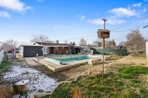 Tiny photo for 463 N 200 W, Clearfield, UT 84015 (MLS # 2130718)