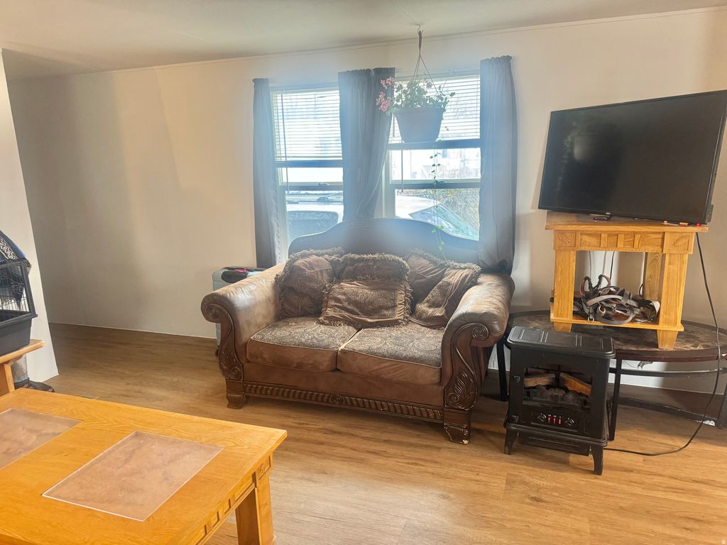 Photo of 490 HAWTHORNE ST, Tooele, UT 84074 (MLS # 2127632)