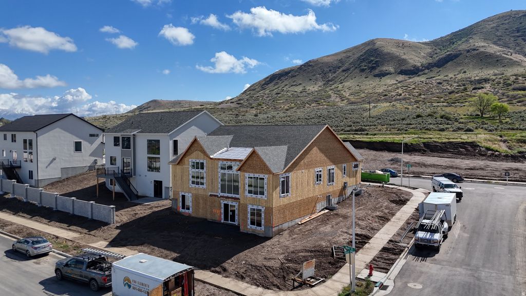 Photo of 1852 S 100 E #4, Payson, UT 84651 (MLS # 2153890)