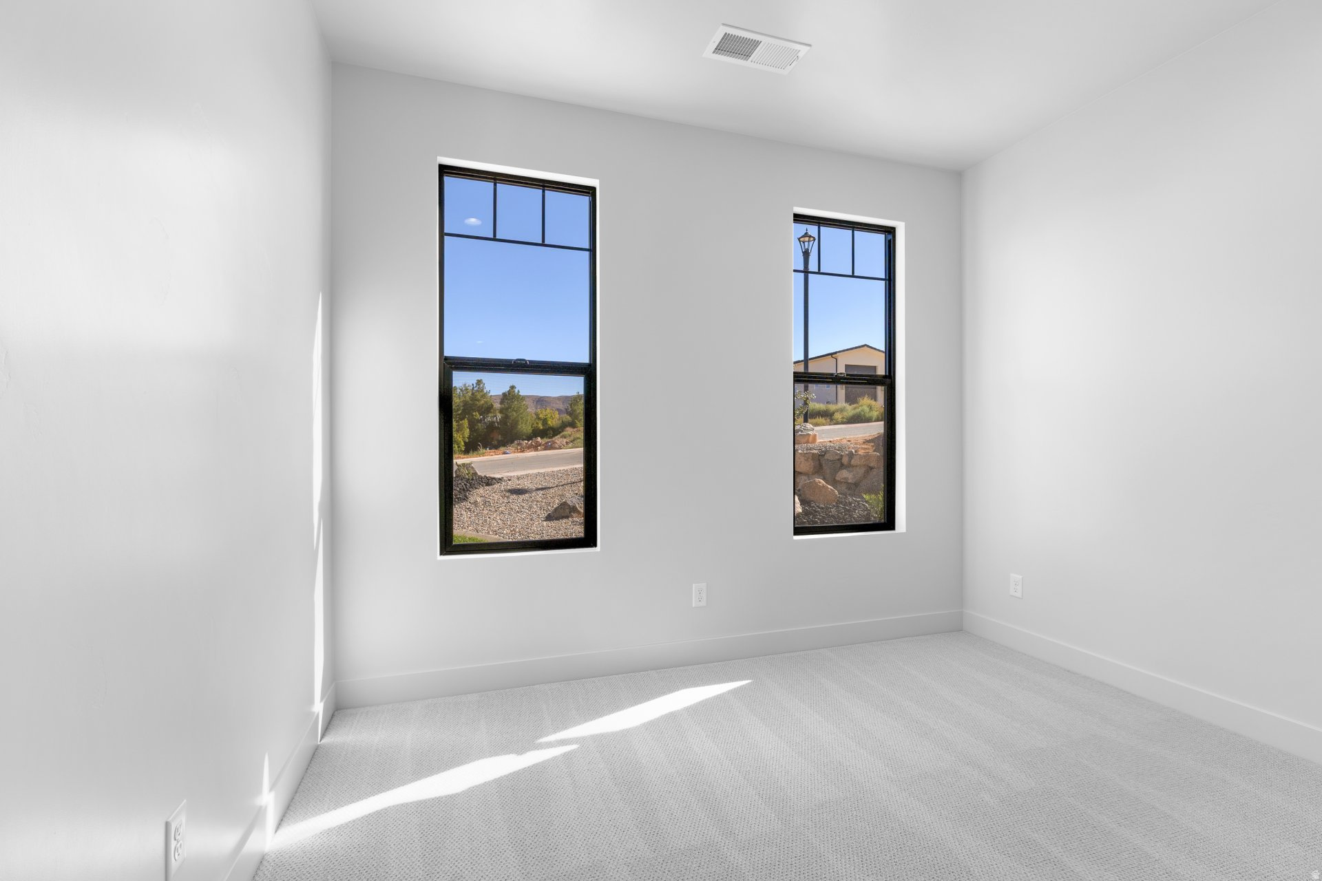 MOUNTAIN VIEW ESTATE OF HURRICANE - Residential