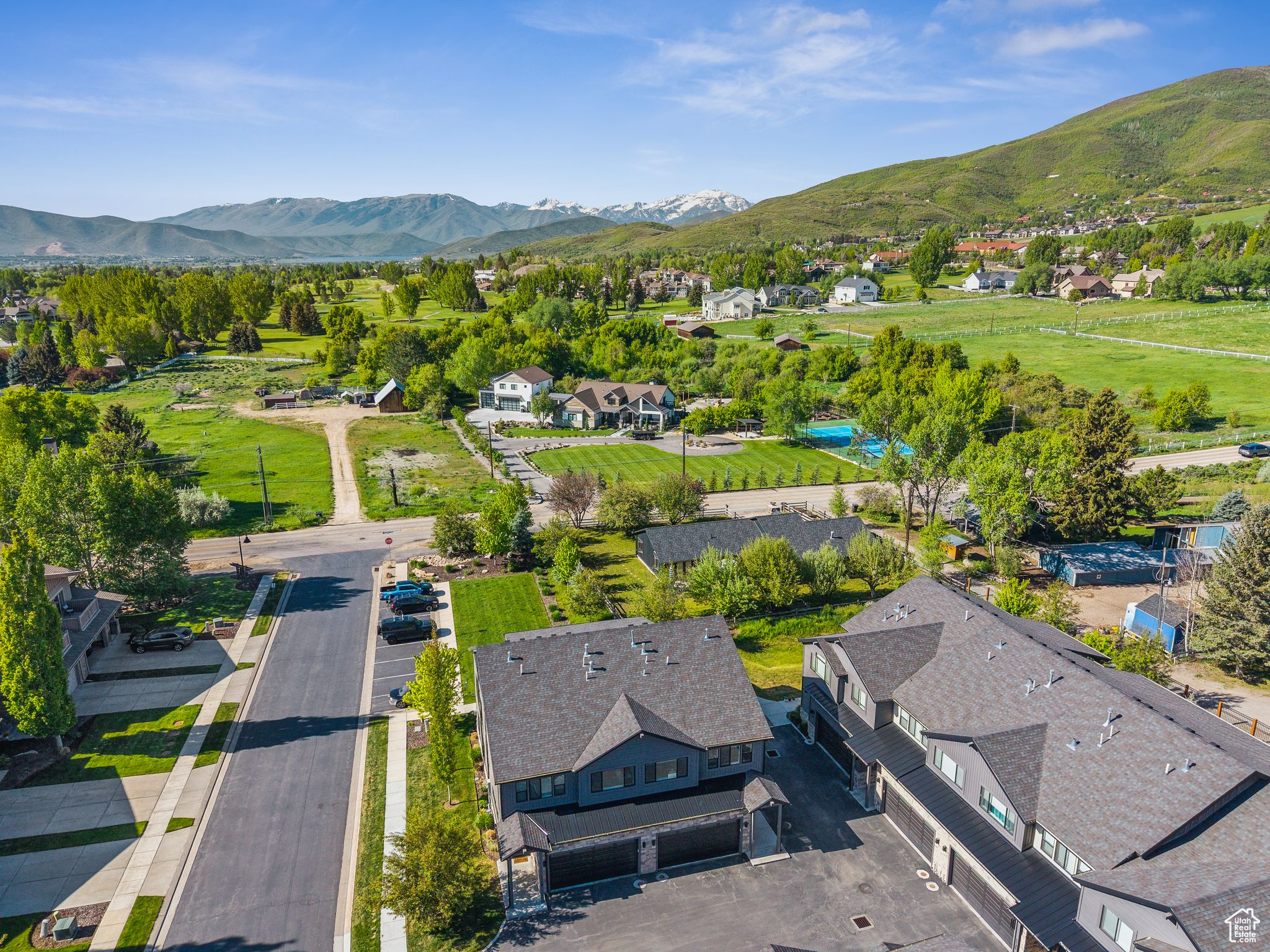 LODGES AT SNAKE CREEK - Residential