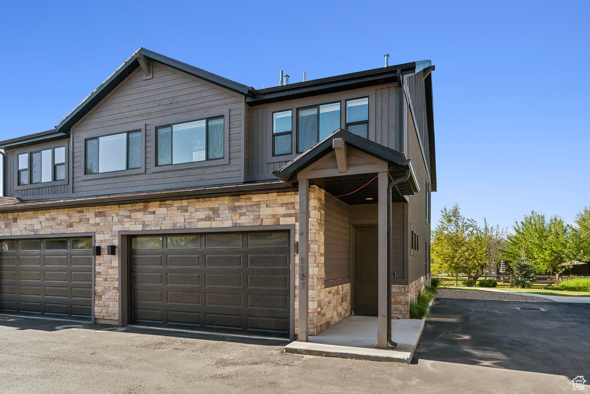 LODGES AT SNAKE CREEK - Residential