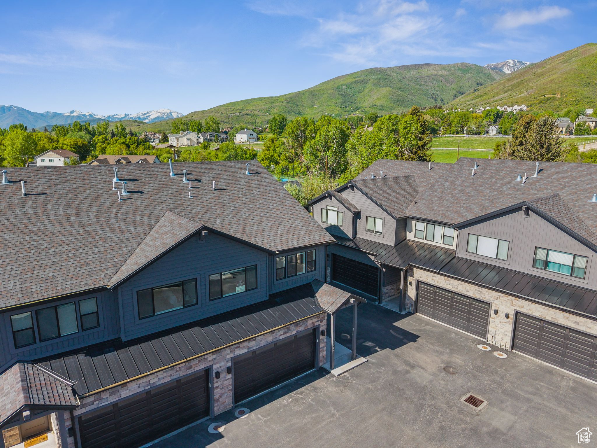 LODGES AT SNAKE CREEK - Residential