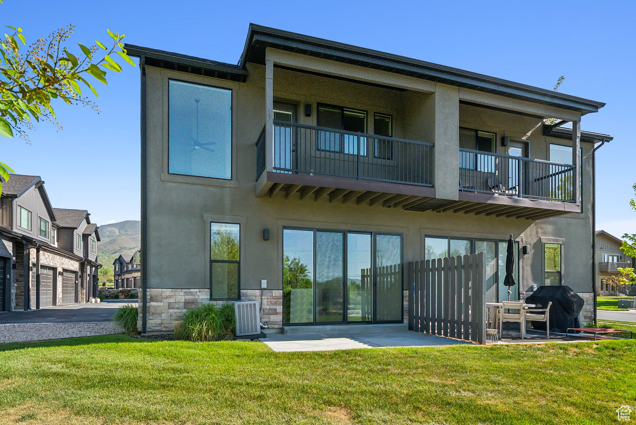LODGES AT SNAKE CREEK - Residential