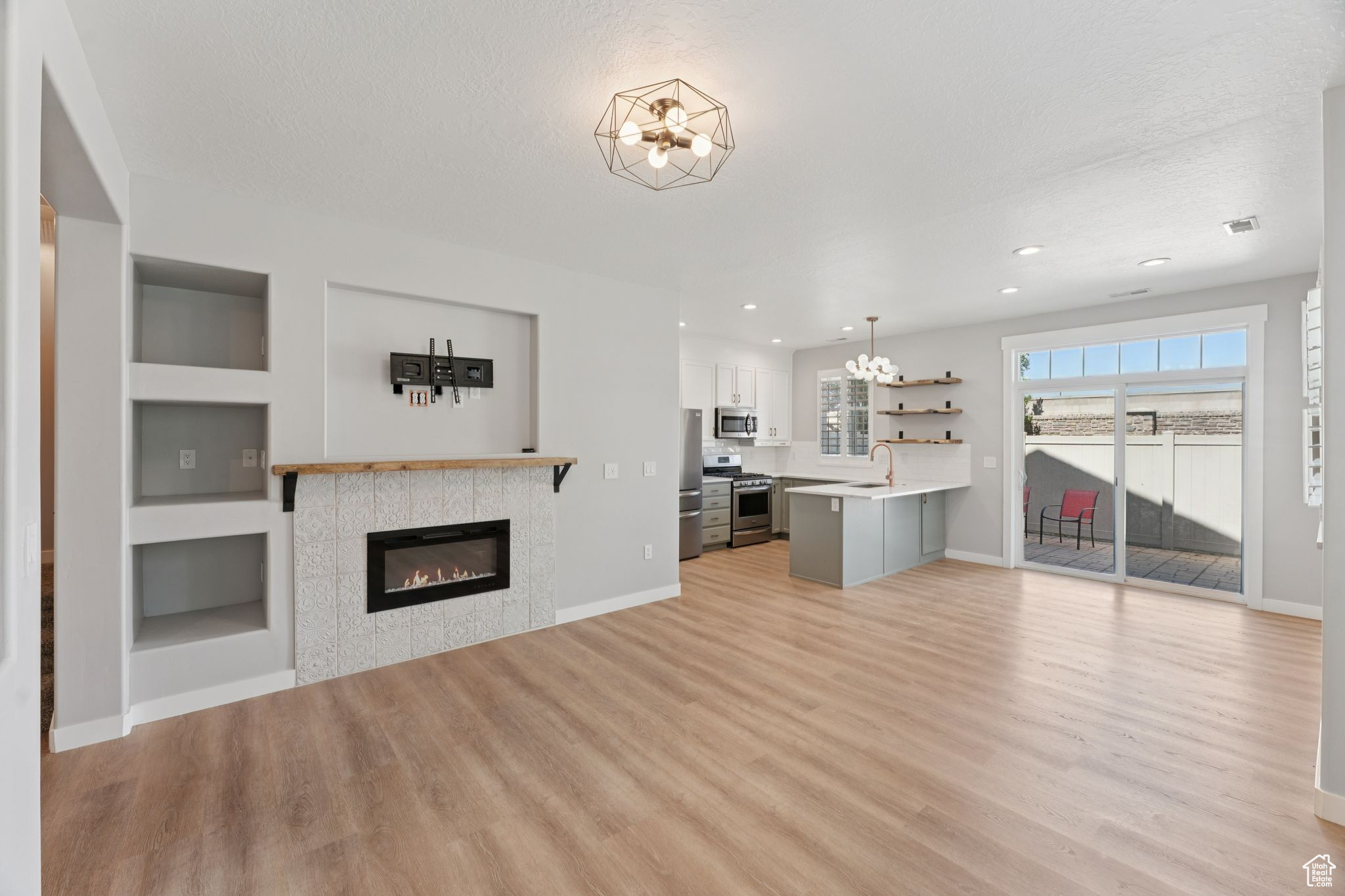 NORTH FOXBORO - Residential