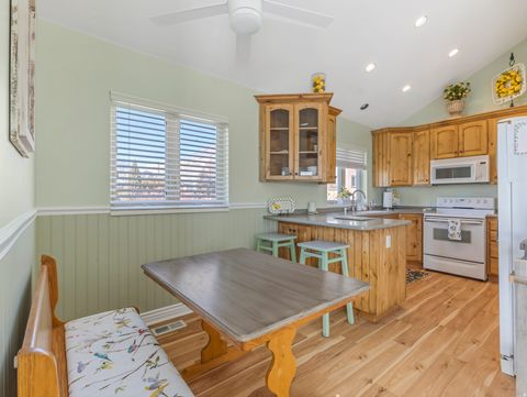 Tiny photo for 861 N 1100 E, Pleasant Grove, UT 84062 (MLS # 2134867)