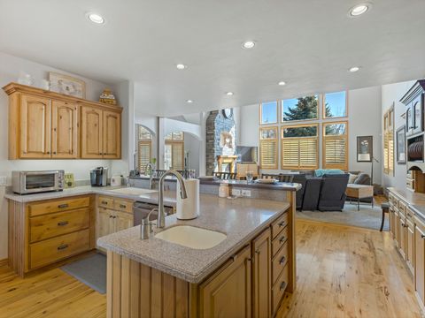 Tiny photo for 861 N 1100 E, Pleasant Grove, UT 84062 (MLS # 2134867)