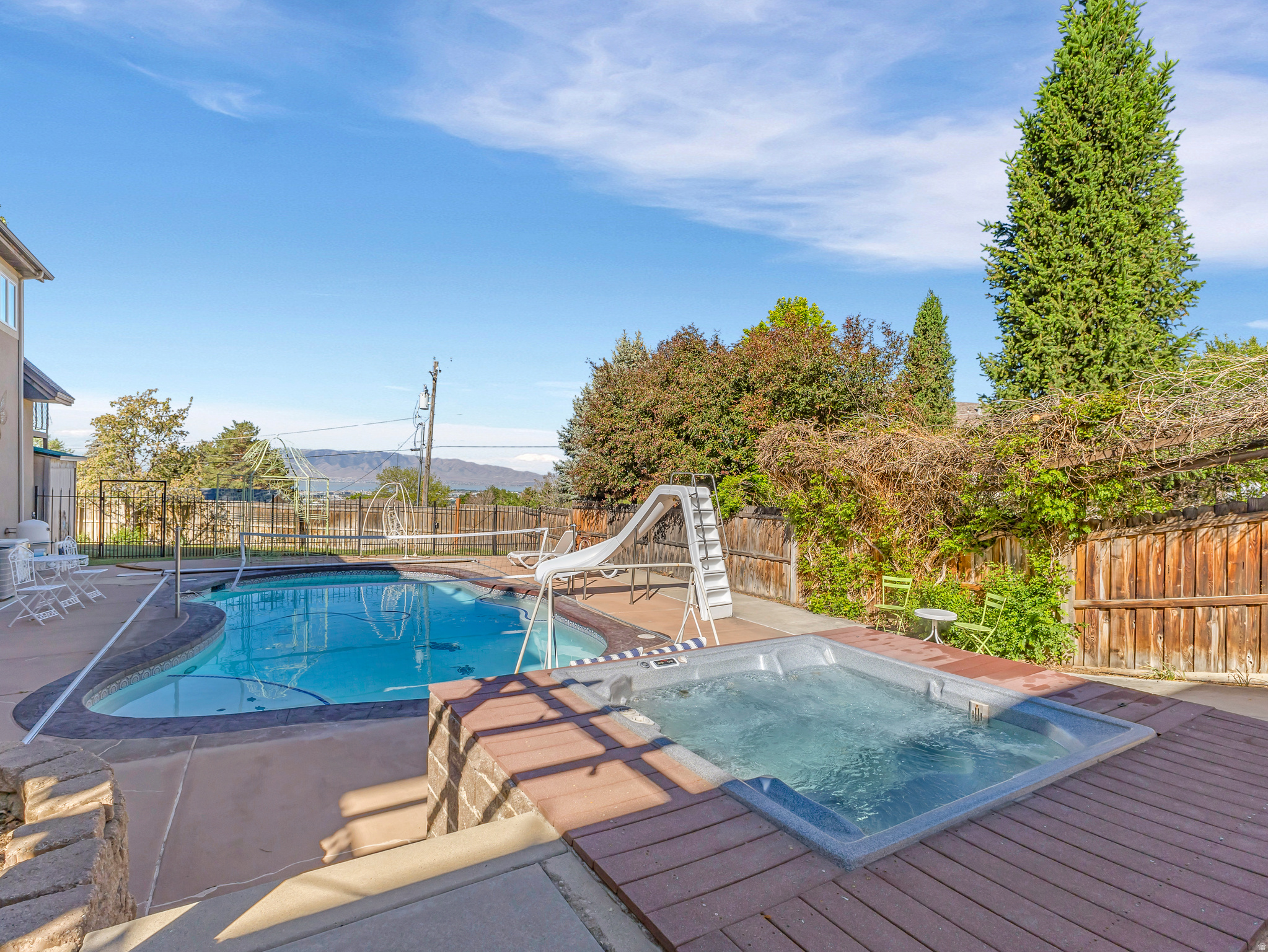 MOHOGANY RIDGE - Residential