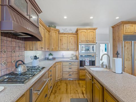 Tiny photo for 861 N 1100 E, Pleasant Grove, UT 84062 (MLS # 2134867)