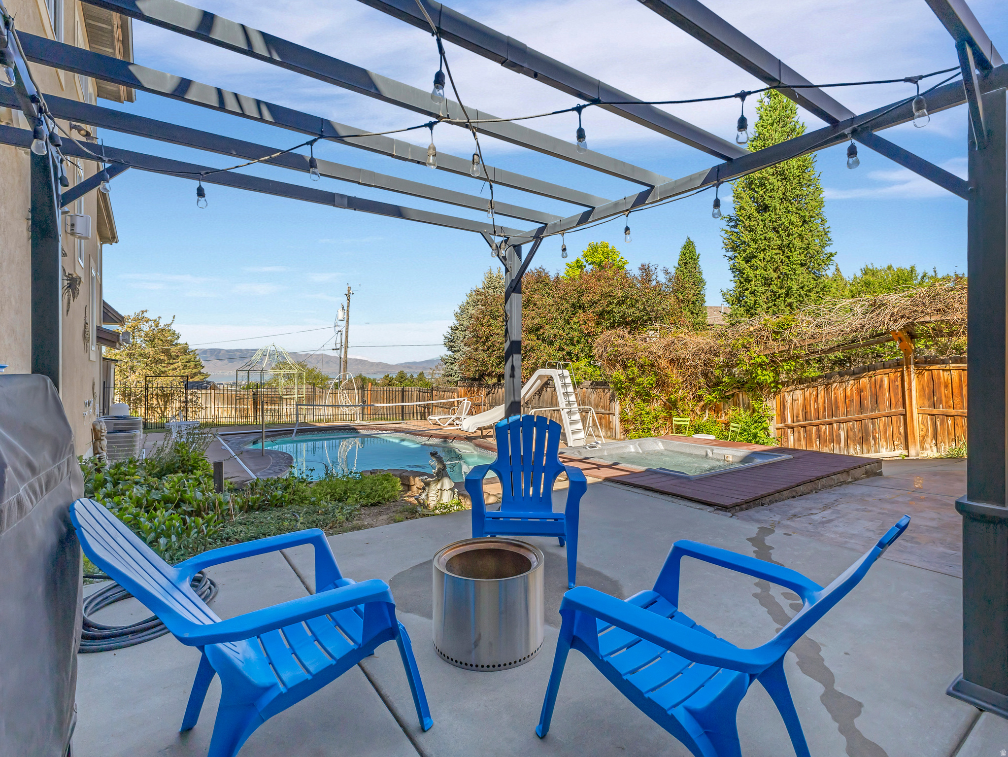 MOHOGANY RIDGE - Residential
