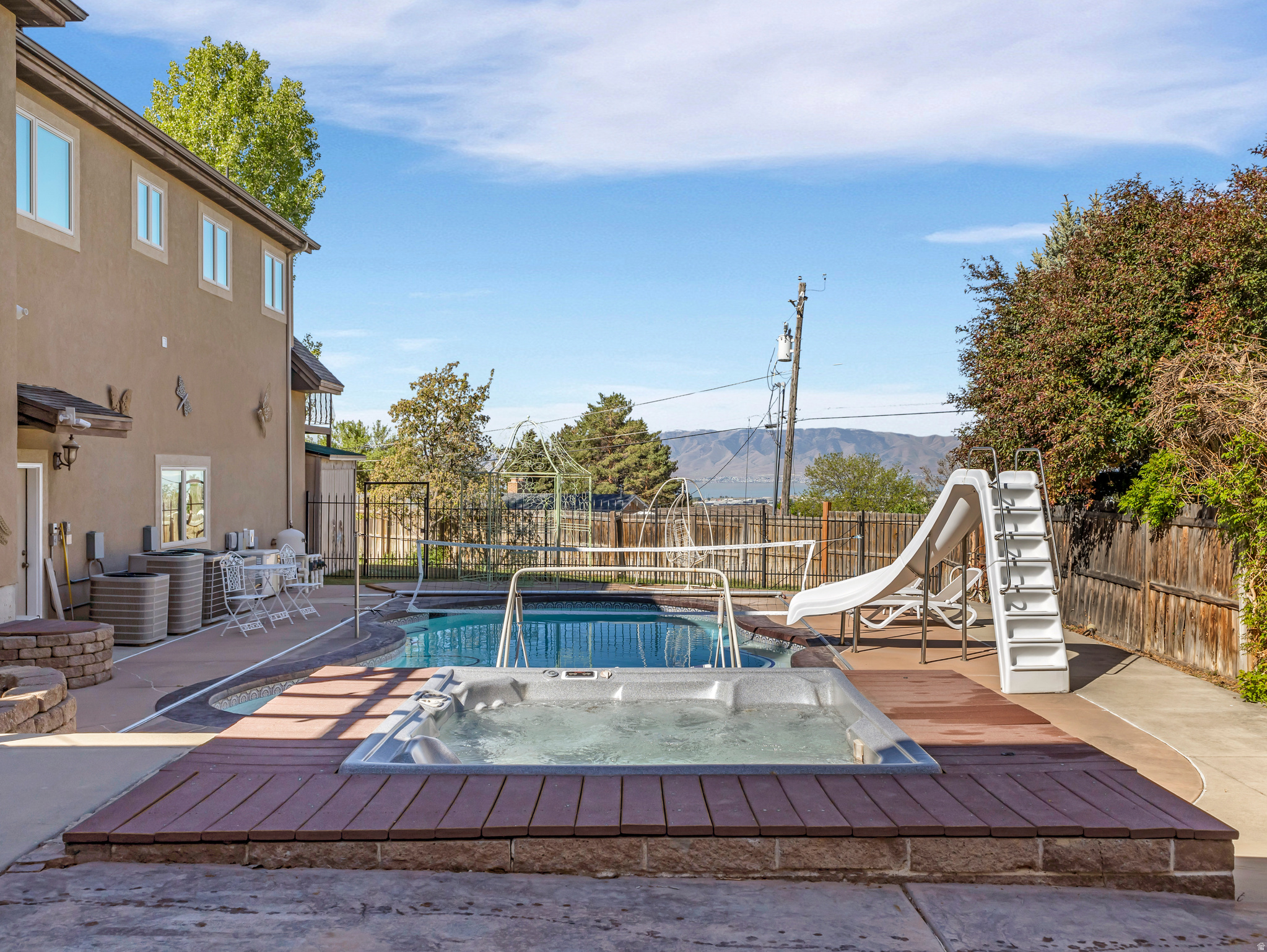 MOHOGANY RIDGE - Residential