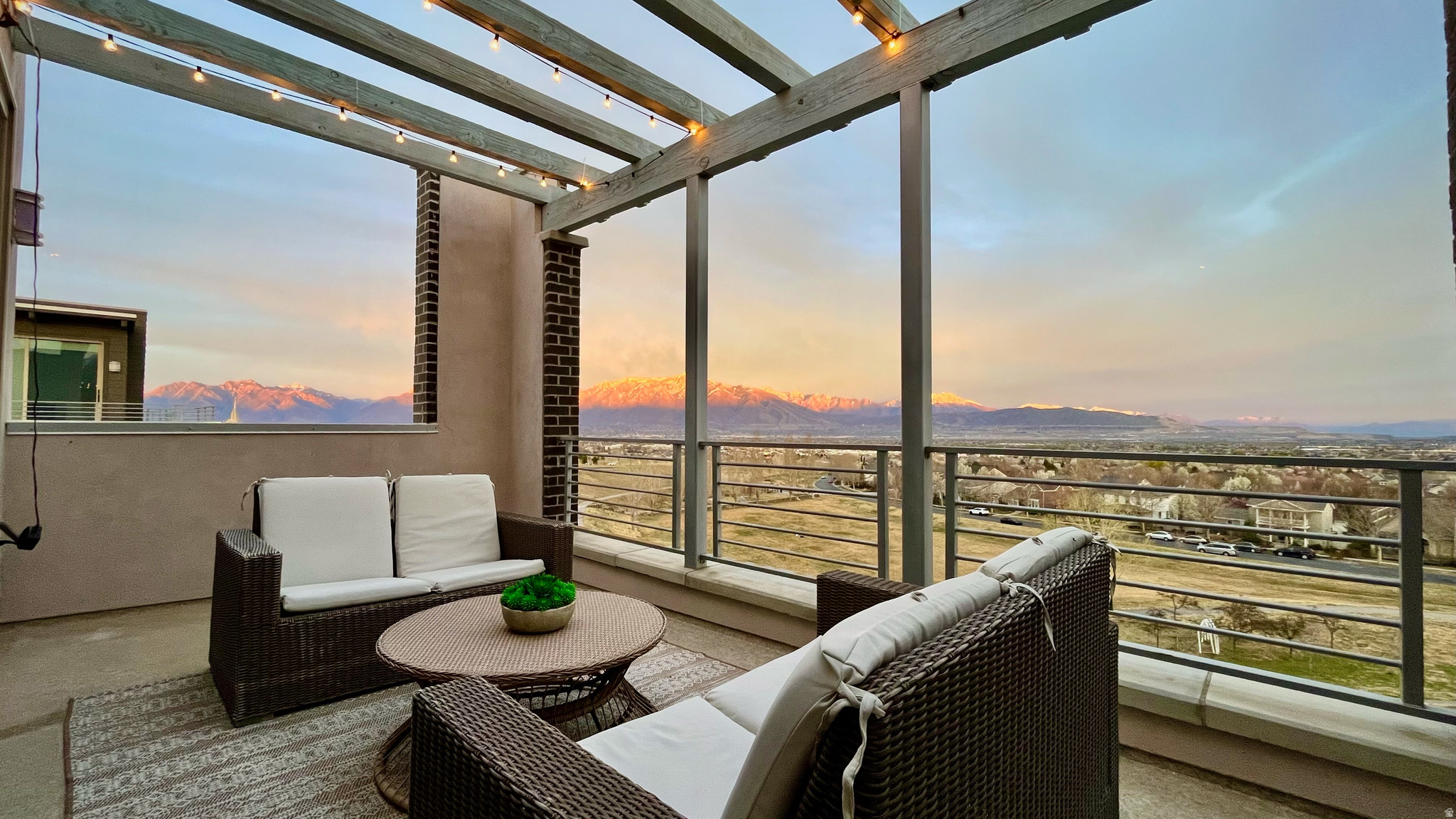 DAYBREAK - Residential