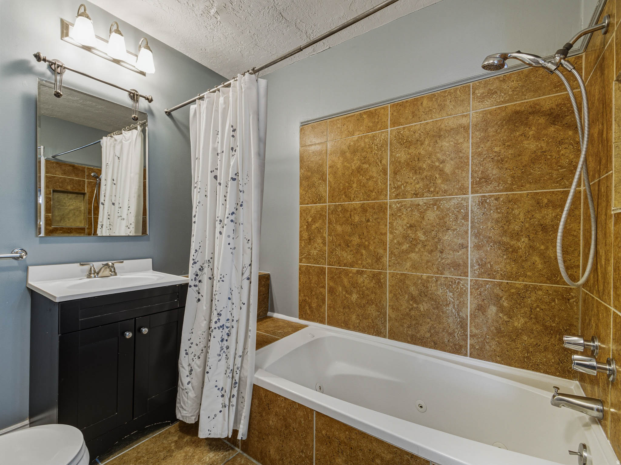 THE AVENUES - Residential