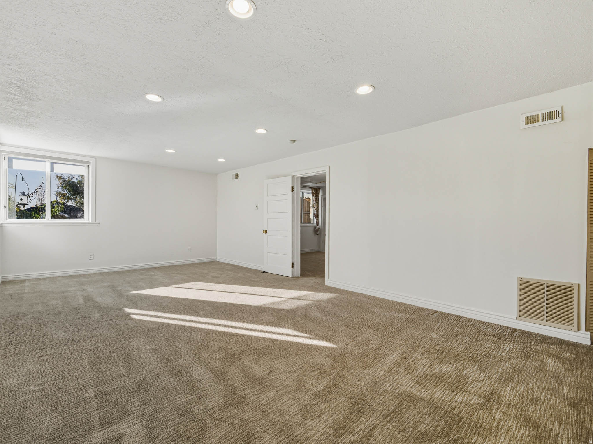 THE AVENUES - Residential