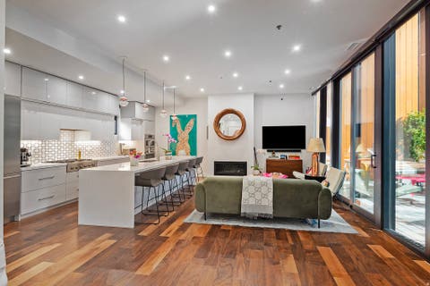 Townhouse For Sale - 1117 E South Temple St #3<br/> Salt Lake County, Salt Lake City, UT 84102