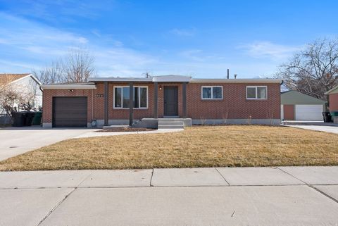 Photo of 6121 S 520 E, Murray, UT 84107 (MLS # 2132289)