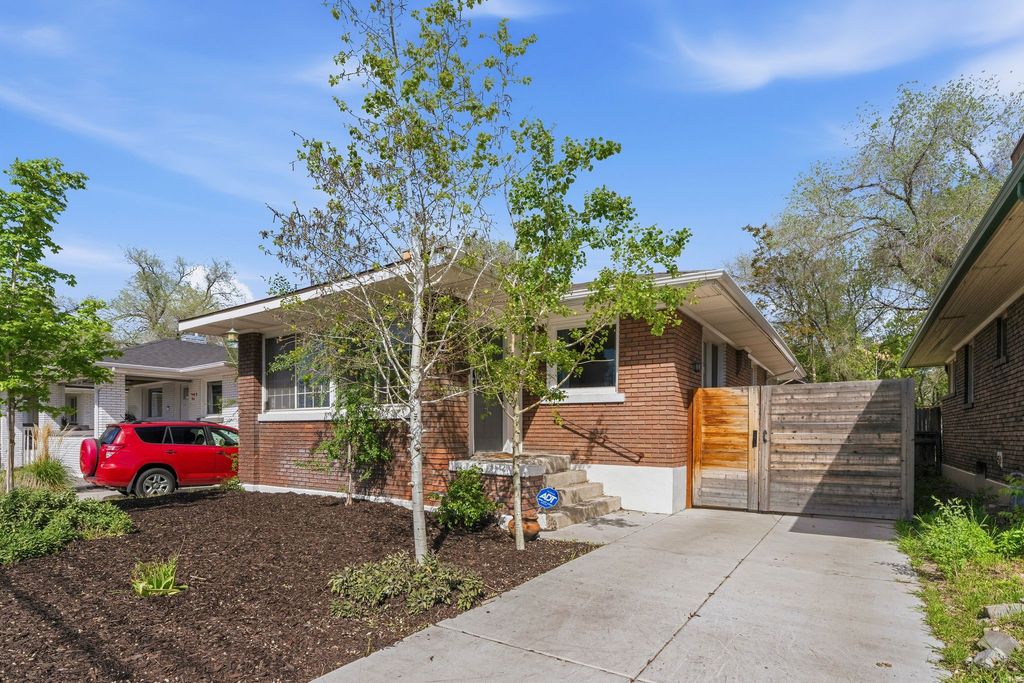 Photo of 2011 S 700 E, Salt Lake City, UT 84105 (MLS # 2151516)