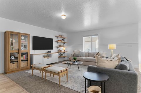 Tiny photo for 1521 S SAGEBERRY DR, Santaquin, UT 84655 (MLS # 2129420)