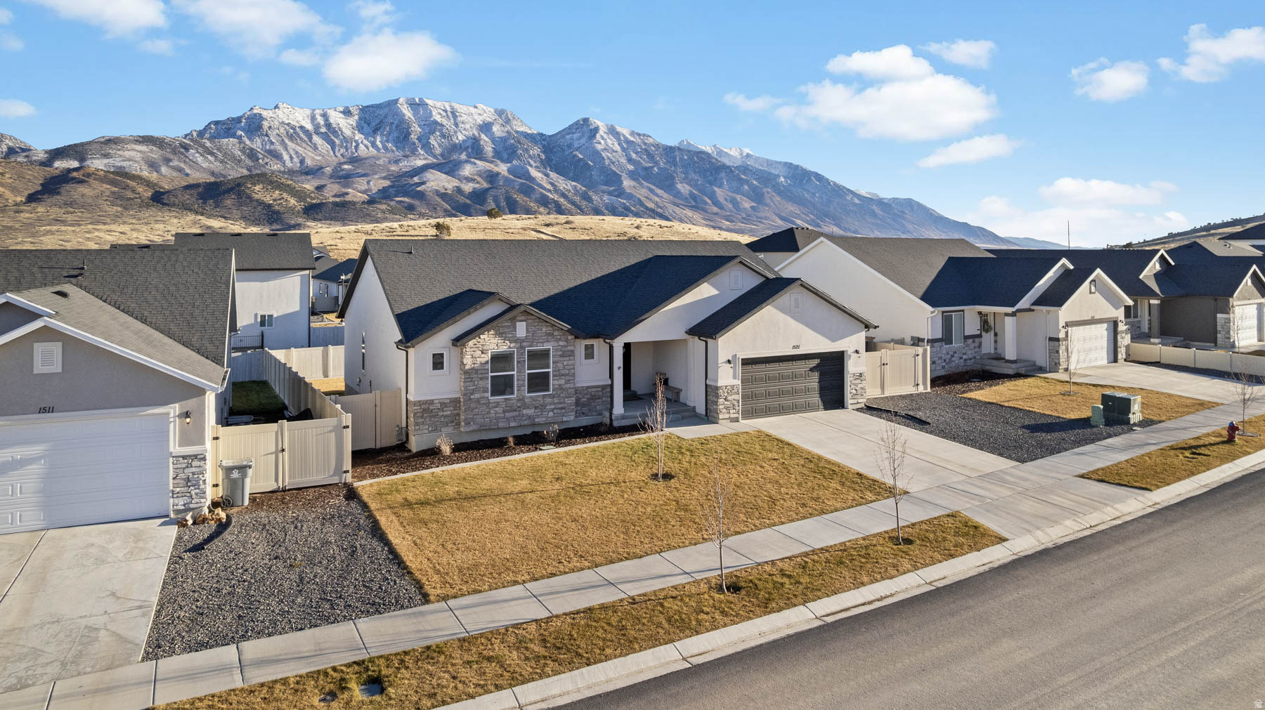 SUMMIT RIDGE - Residential