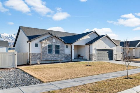 Tiny photo for 1521 S SAGEBERRY DR, Santaquin, UT 84655 (MLS # 2129420)