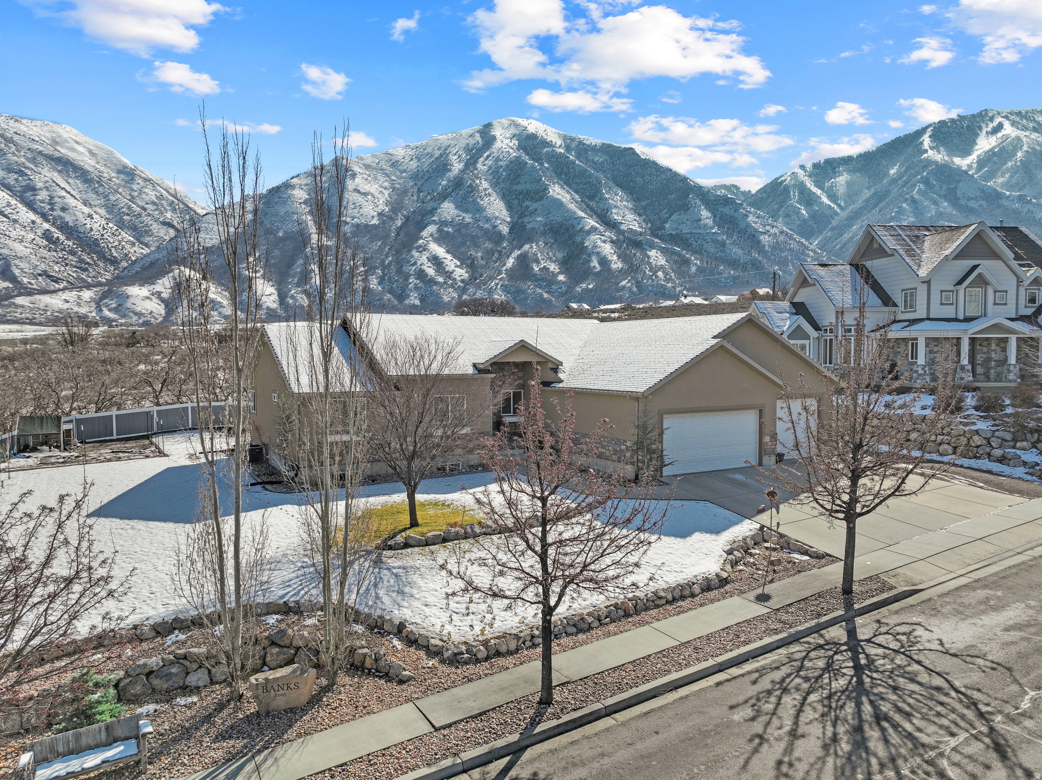 COUNTRY VIEW - Residential