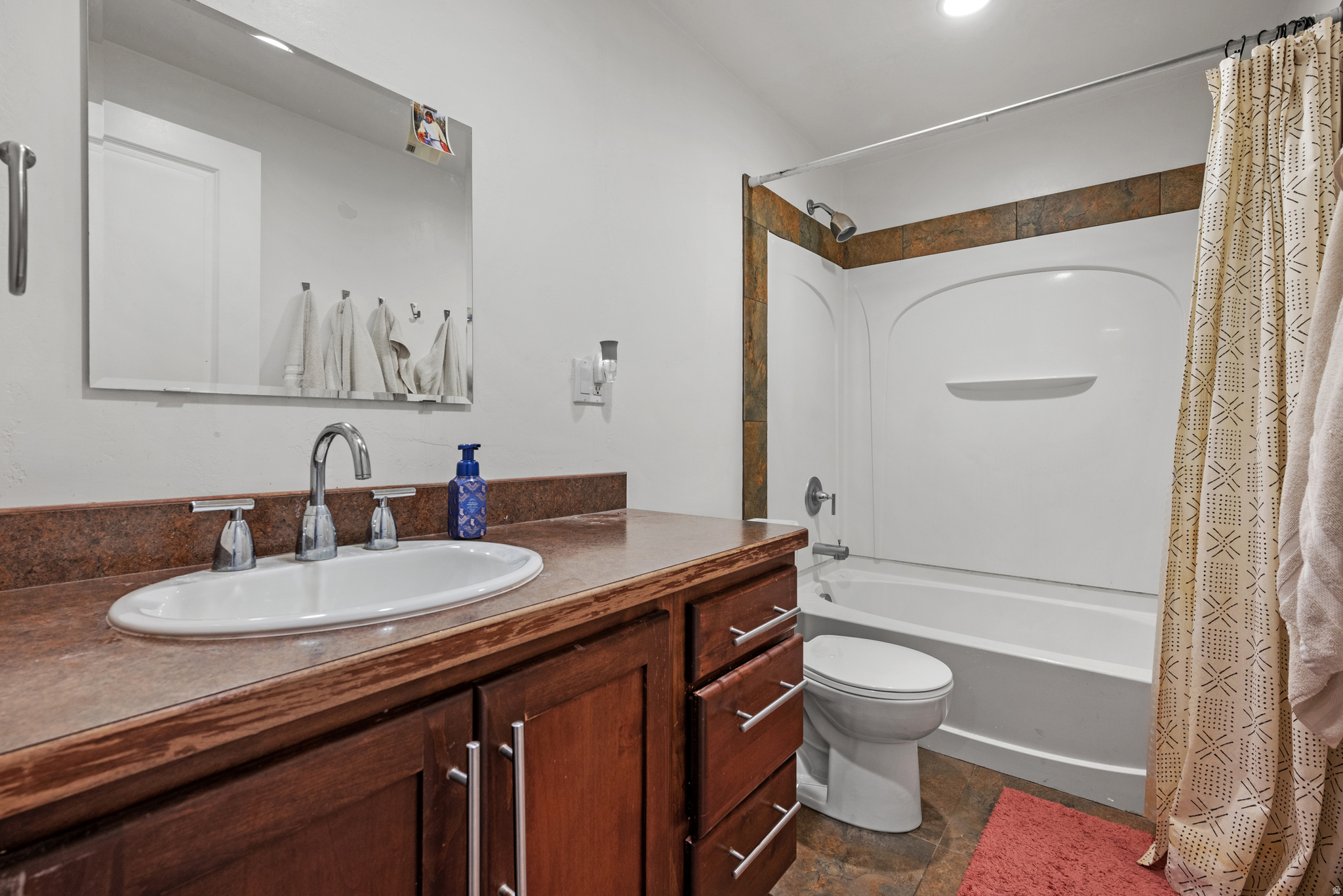 COUNTRY VIEW - Residential