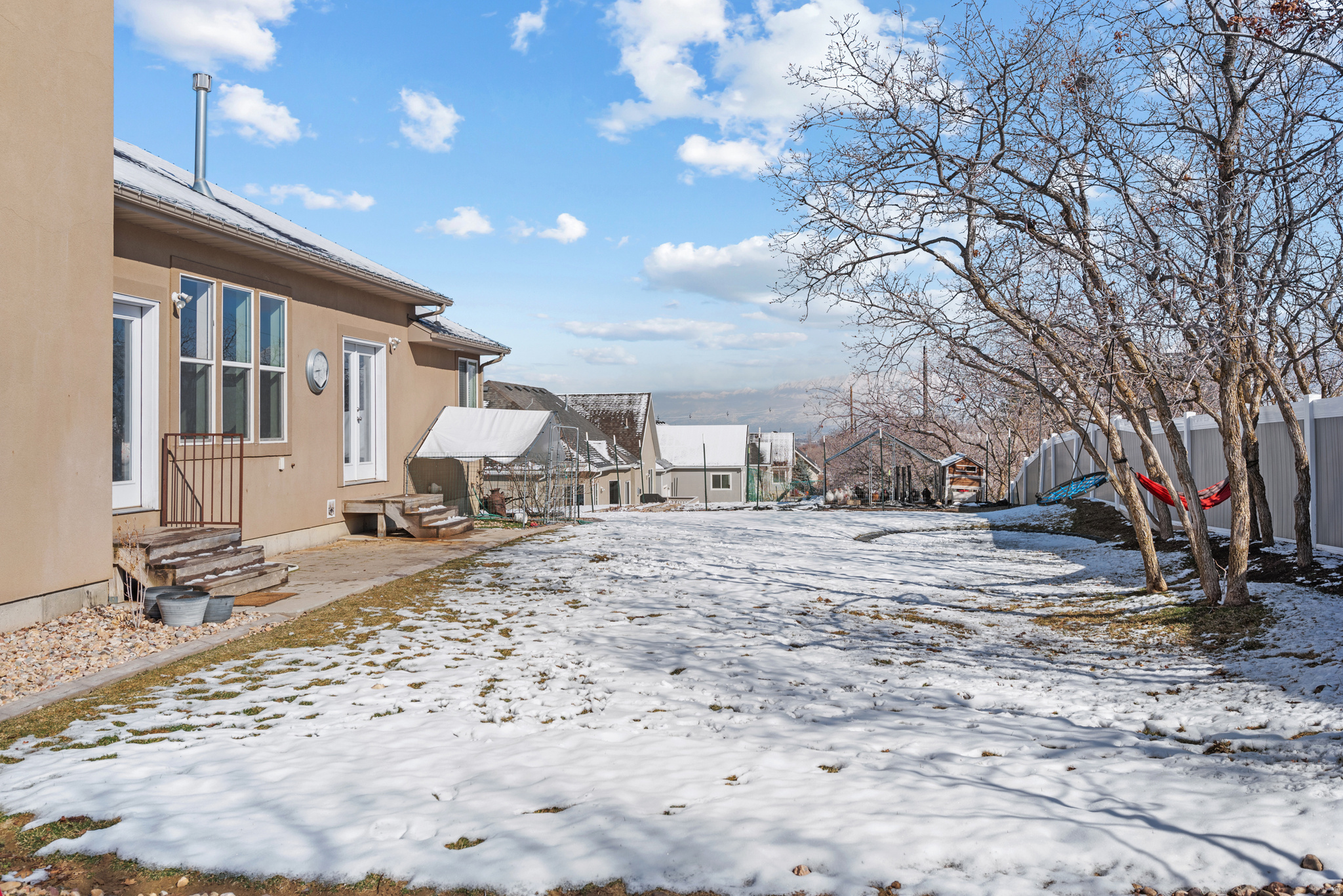 COUNTRY VIEW - Residential