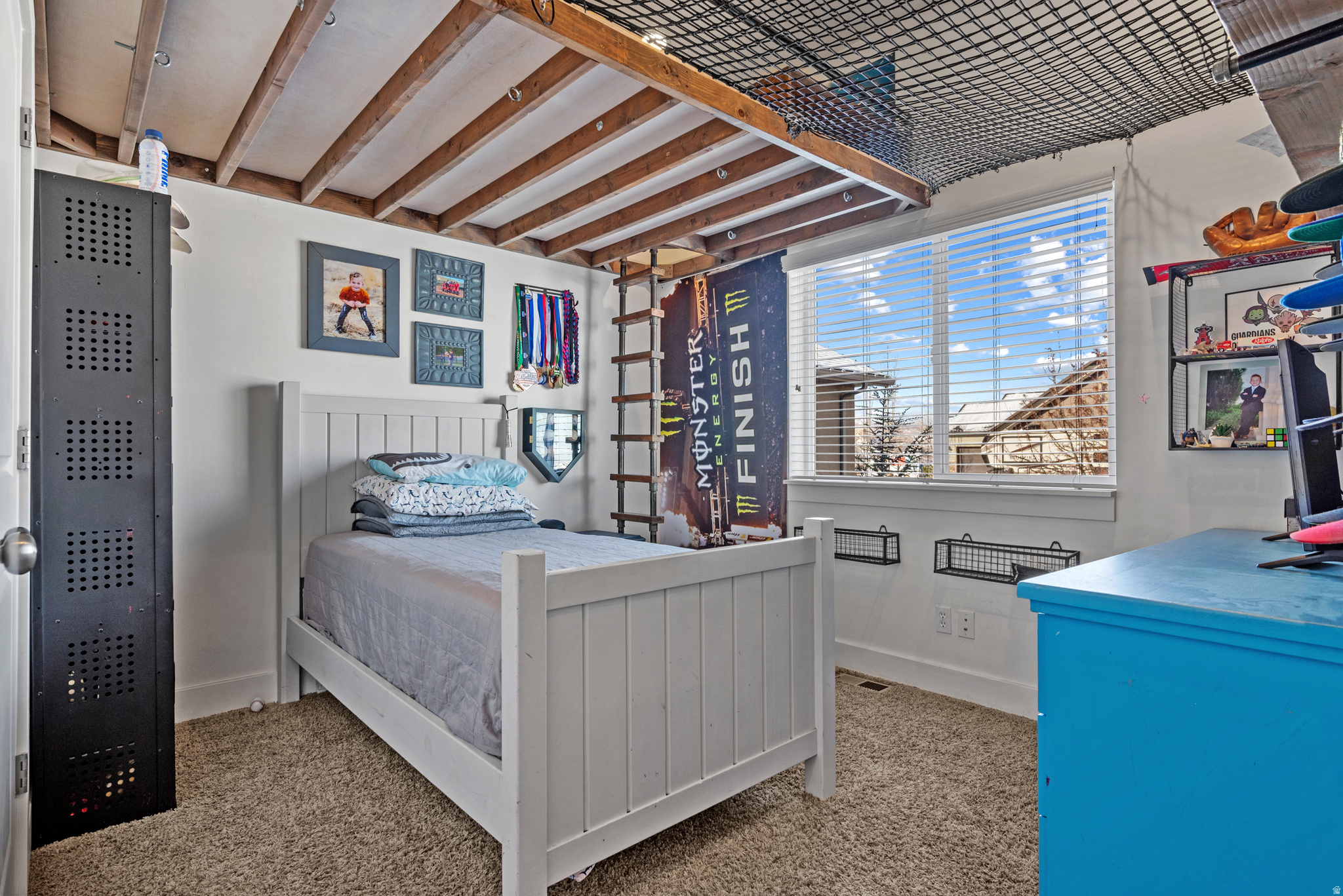 COUNTRY VIEW - Residential